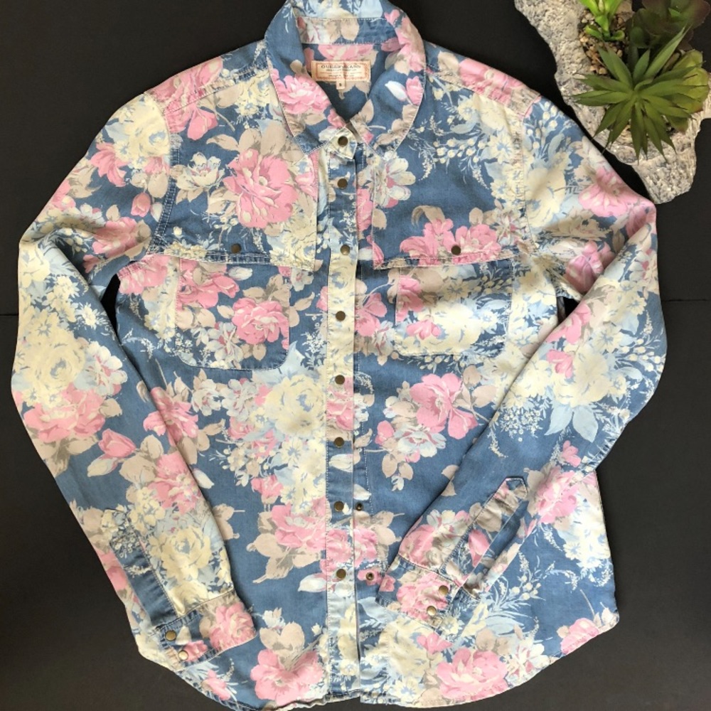 Guess Women’s Shirt, Small Sized